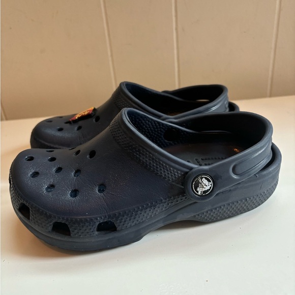 Kids navy Crocs size J1, fits approx US 13 - Picture 4 of 4